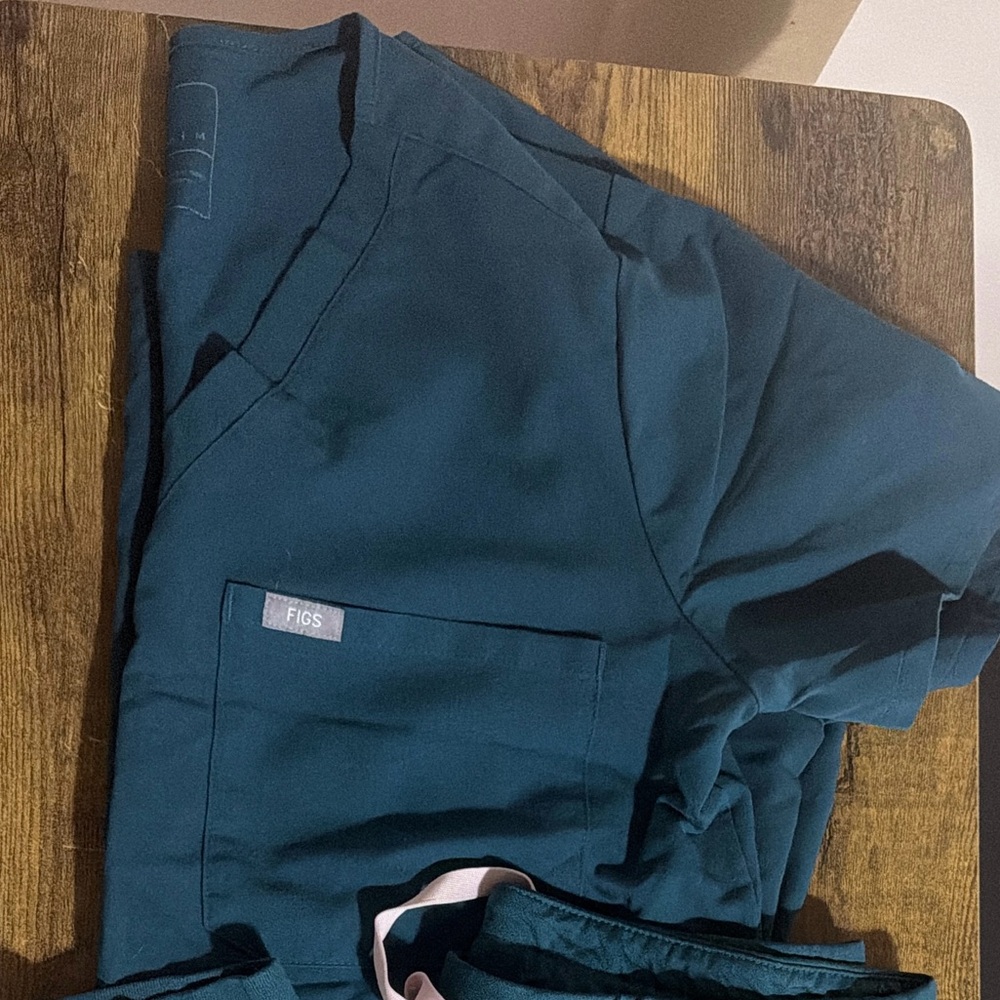 Figs Womenβs Deep Teal Scrub Top